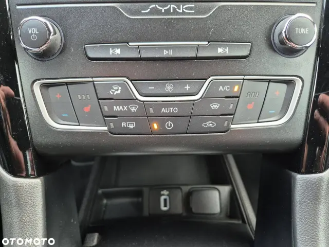 FORD Mondeo ST-Line X 4WD