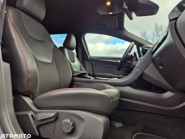 FORD Mondeo ST-Line X 4WD