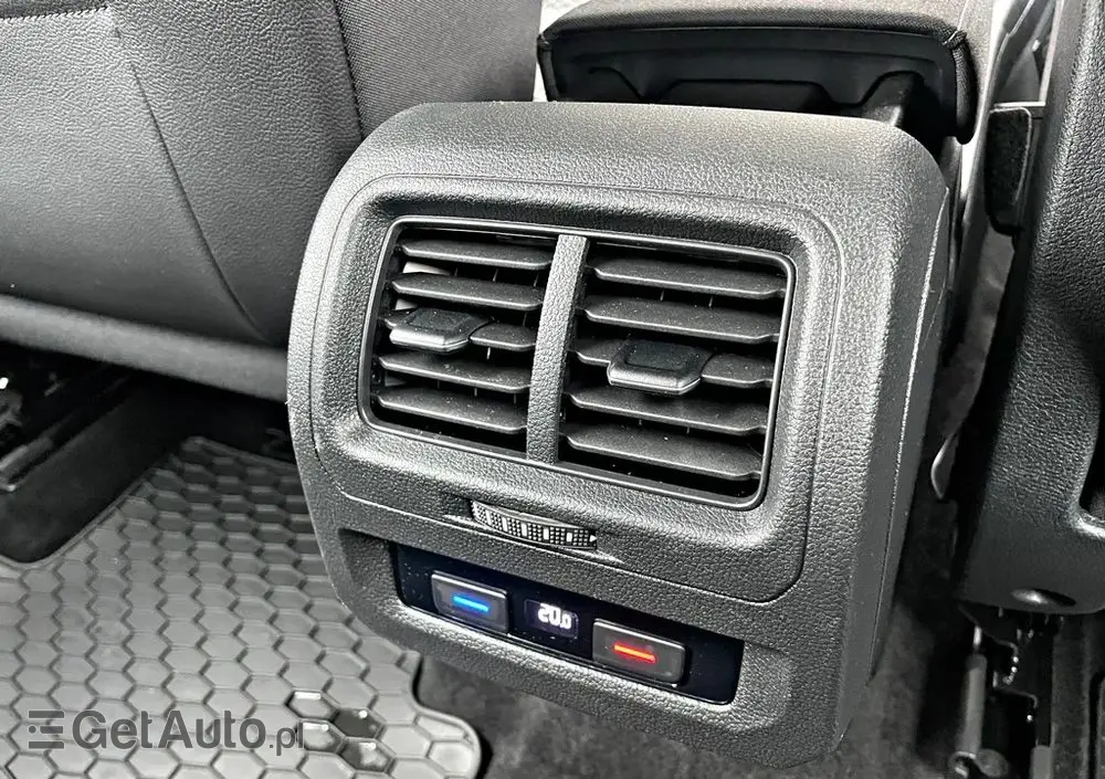 VOLKSWAGEN Touran 1.0 TSI OPF Comfortline