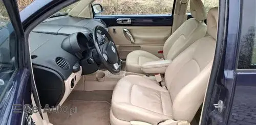 VOLKSWAGEN New Beetle 