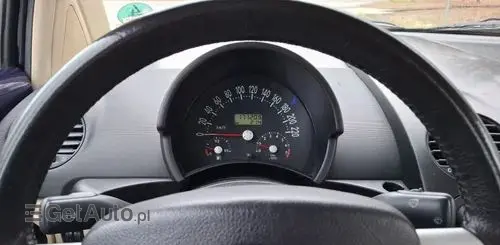 VOLKSWAGEN New Beetle 