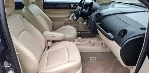 VOLKSWAGEN New Beetle 