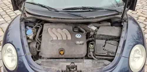 VOLKSWAGEN New Beetle 