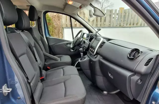 RENAULT Trafic 