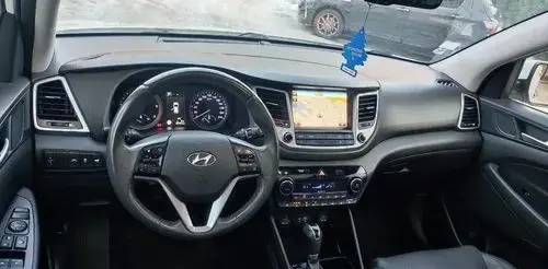 HYUNDAI Tucson 