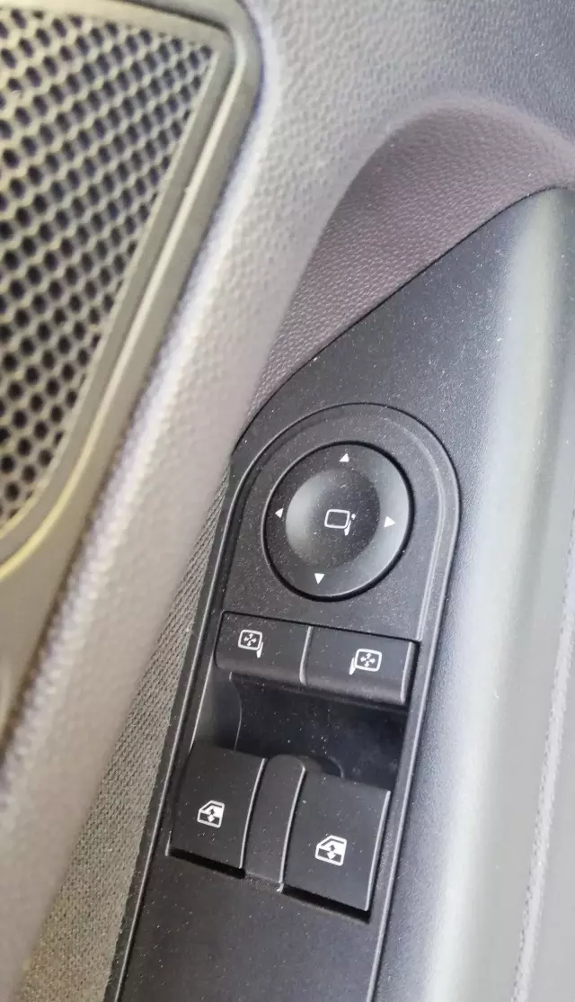 OPEL Zafira 1.8 XER (140 KM)