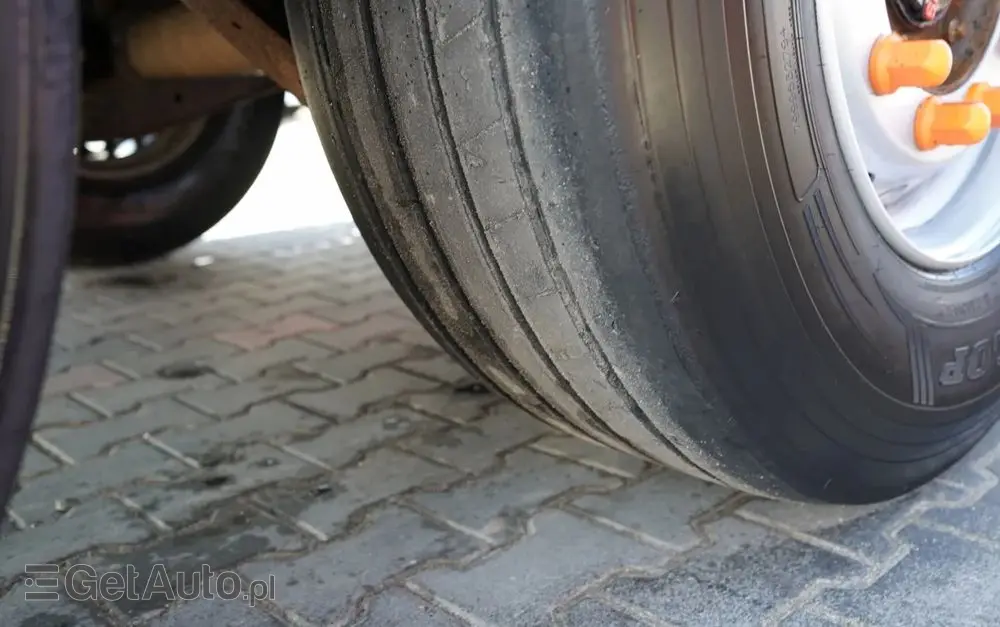 ZASLAW WYWROTKA ALUMINIOWA / 35 m3 / 2x OŚ  PODNOSZONA / OSIE SAF 