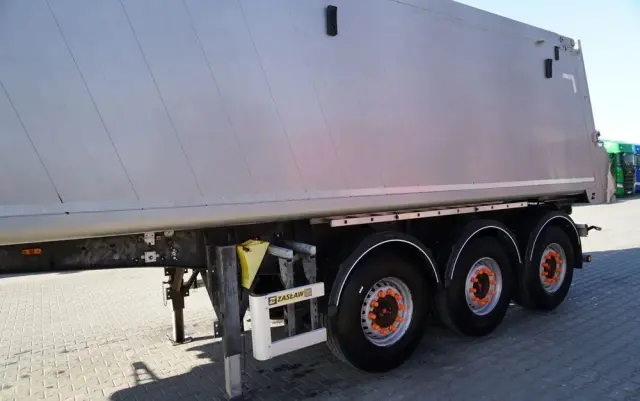 ZASLAW WYWROTKA ALUMINIOWA / 35 m3 / 2x OŚ  PODNOSZONA / OSIE SAF 