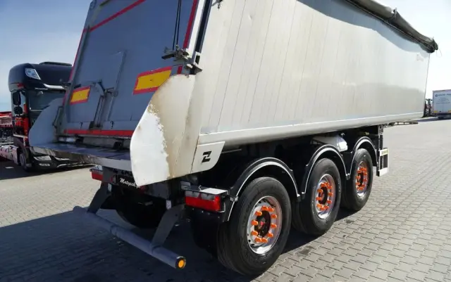 ZASLAW WYWROTKA ALUMINIOWA / 35 m3 / 2x OŚ  PODNOSZONA / OSIE SAF 