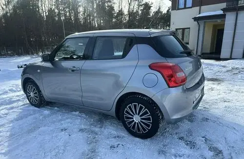 SUZUKI Swift 