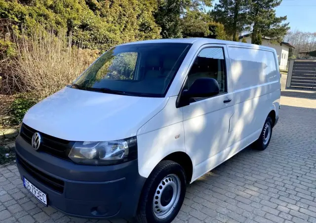 VOLKSWAGEN Transporter L1H1