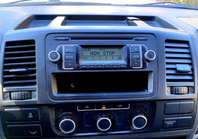 VOLKSWAGEN Transporter L1H1