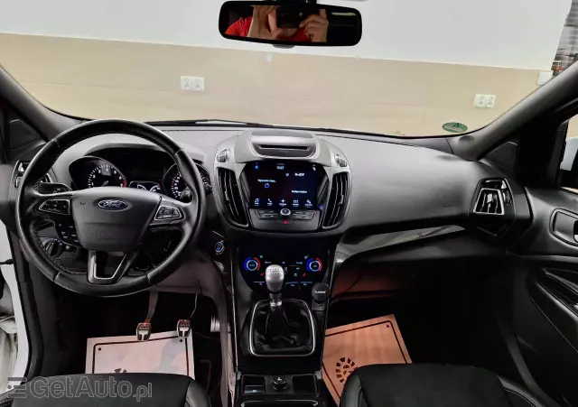 FORD Kuga 1.5 EcoBoost ST-LINE X