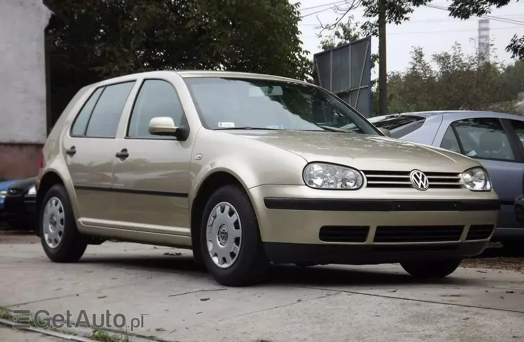 VOLKSWAGEN Golf 