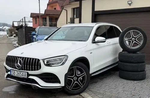 MERCEDES-BENZ GLC 