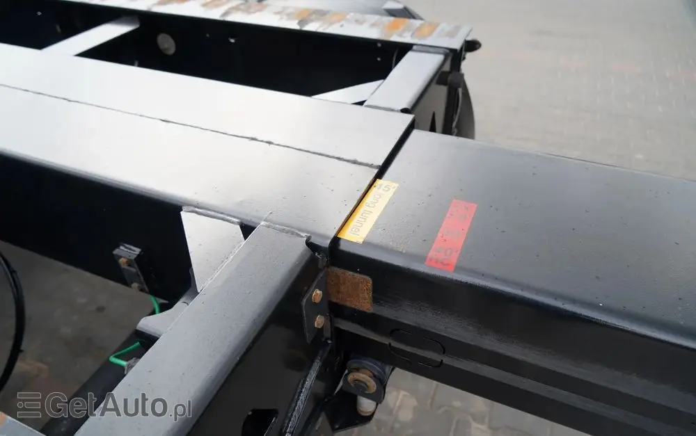 KÖGEL NACZEPA PODKONTENEROWA /  UNIWERSALNA  / ROZSUWANY TYŁ / DO WSZYSTKICH KONTENERÓW 