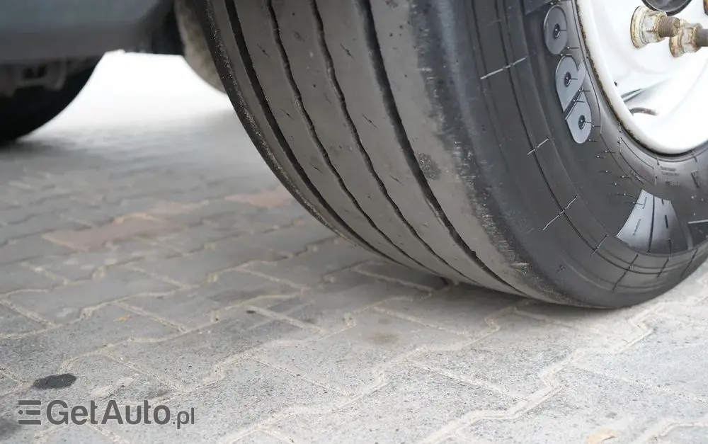 KÖGEL NACZEPA PODKONTENEROWA /  UNIWERSALNA  / ROZSUWANY TYŁ / DO WSZYSTKICH KONTENERÓW 