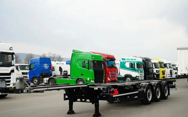 KÖGEL NACZEPA PODKONTENEROWA /  UNIWERSALNA  / ROZSUWANY TYŁ / DO WSZYSTKICH KONTENERÓW 