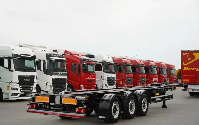 KÖGEL NACZEPA PODKONTENEROWA /  UNIWERSALNA  / ROZSUWANY TYŁ / DO WSZYSTKICH KONTENERÓW 