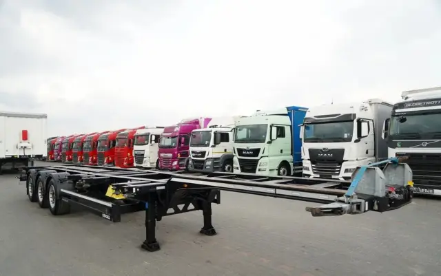 KÖGEL NACZEPA PODKONTENEROWA /  UNIWERSALNA  / ROZSUWANY TYŁ / DO WSZYSTKICH KONTENERÓW 