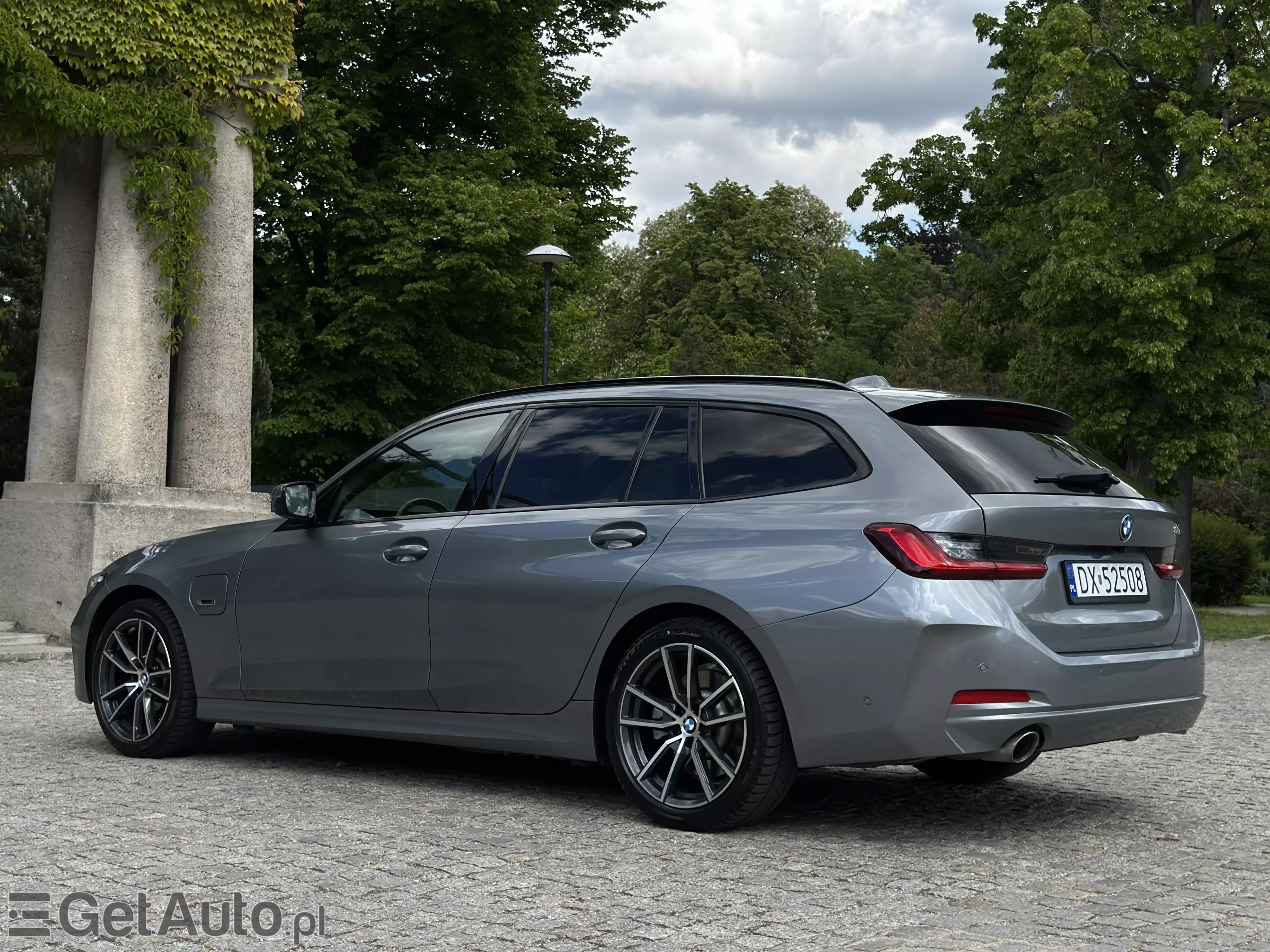BMW 330e 