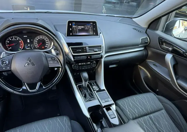 MITSUBISHI Eclipse Cross 1.5 T-MIVEC ClearTec CVT 4WD Intro Edition