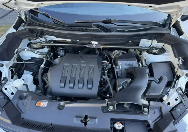 MITSUBISHI Eclipse Cross 1.5 T-MIVEC ClearTec CVT 4WD Intro Edition