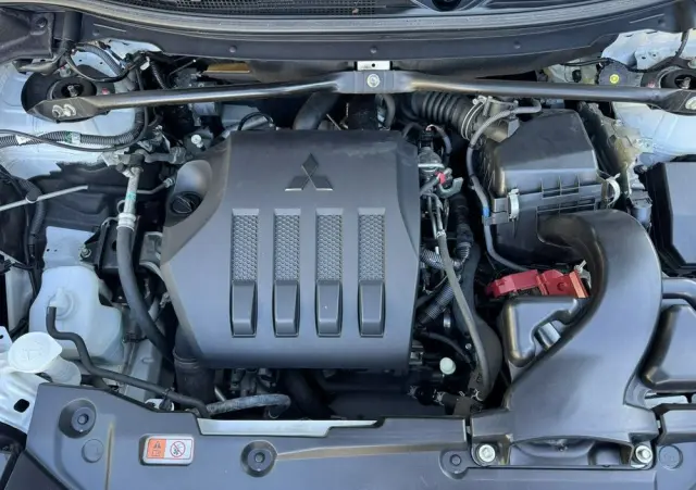 MITSUBISHI Eclipse Cross 1.5 T-MIVEC ClearTec CVT 4WD Intro Edition