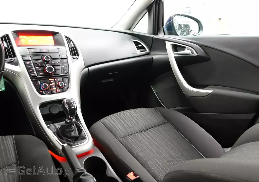 OPEL Astra 2.0 CDTI DPF Edition