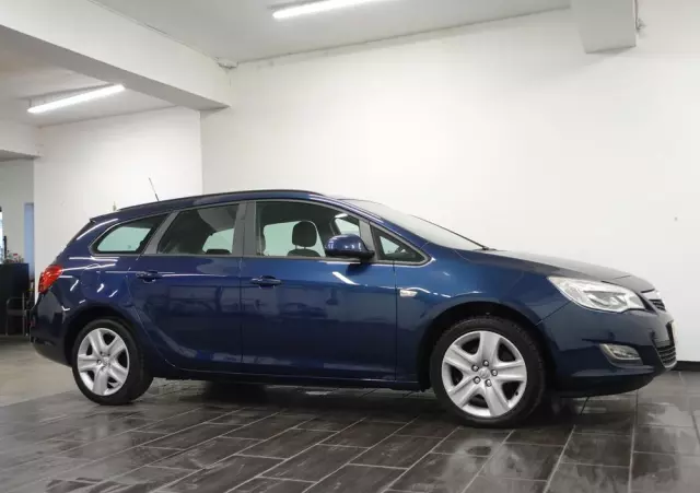 OPEL Astra 2.0 CDTI DPF Edition