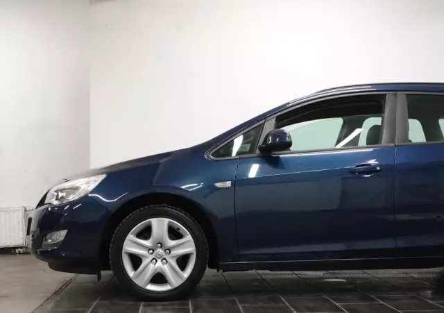 OPEL Astra 2.0 CDTI DPF Edition