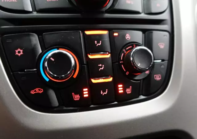 OPEL Astra 2.0 CDTI DPF Edition