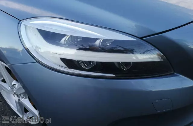 VOLVO V40 2.0 D2 (120 KM)