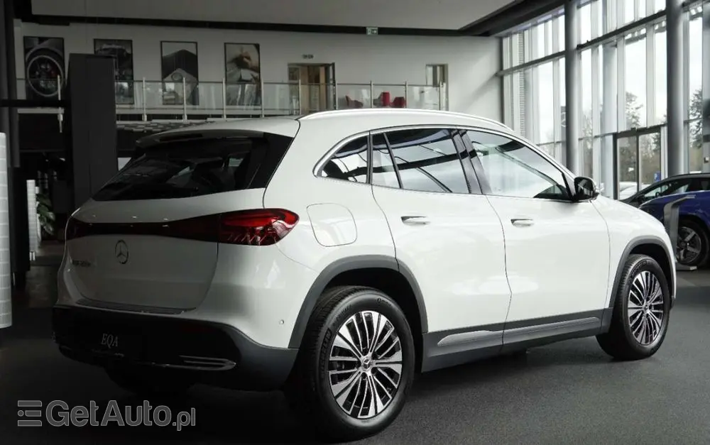 MERCEDES-BENZ EQA 