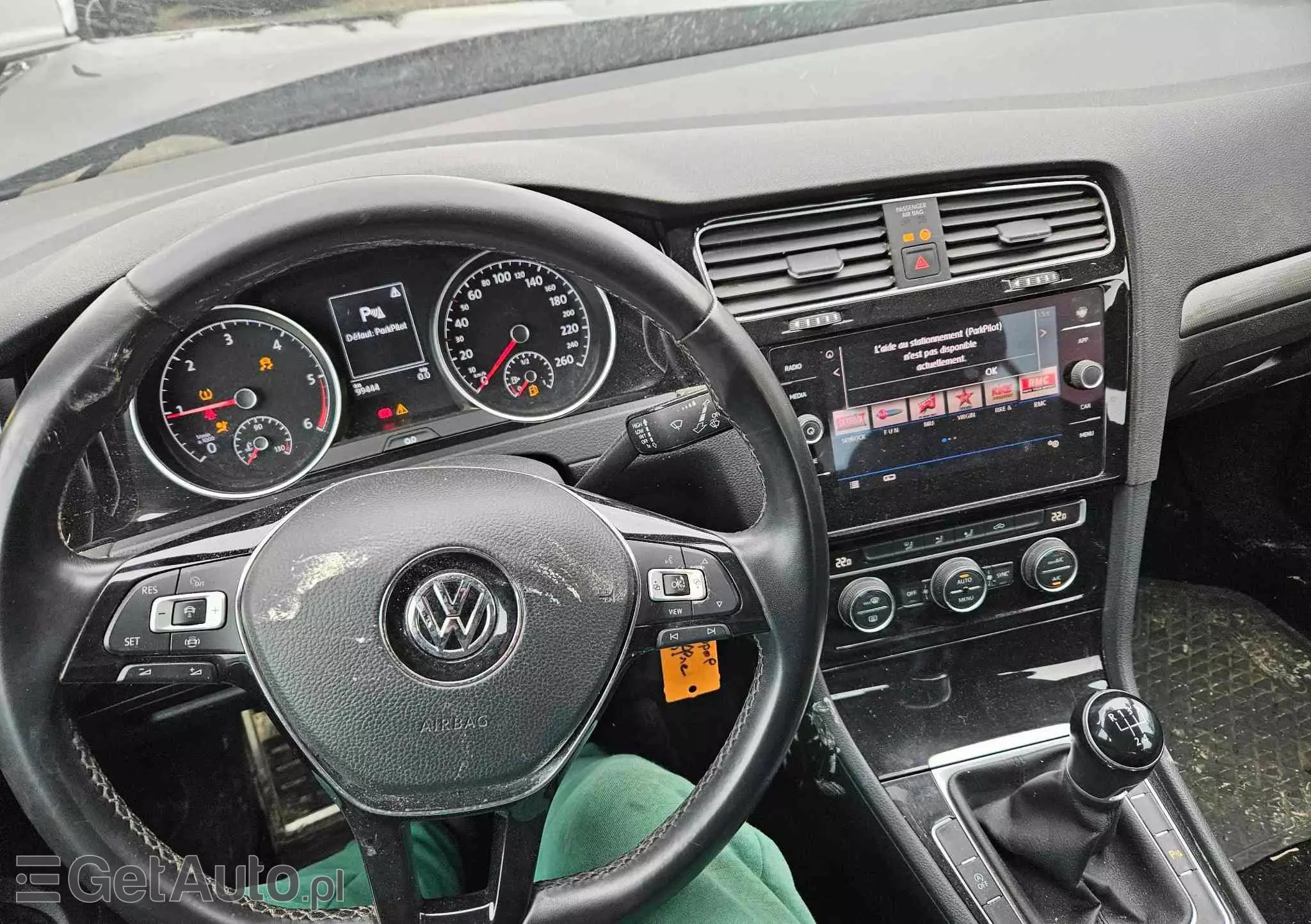 VOLKSWAGEN Golf 