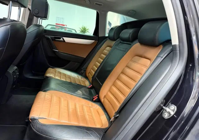 VOLKSWAGEN Passat 2.0 TDI Highline DSG