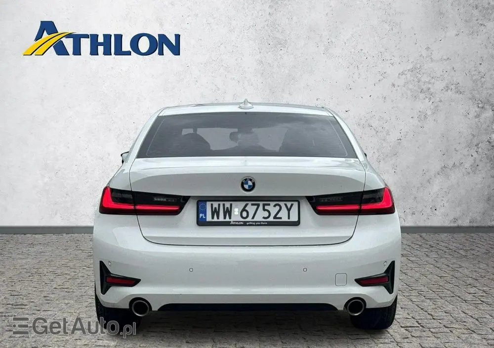 BMW Seria 3 318i Sport Line