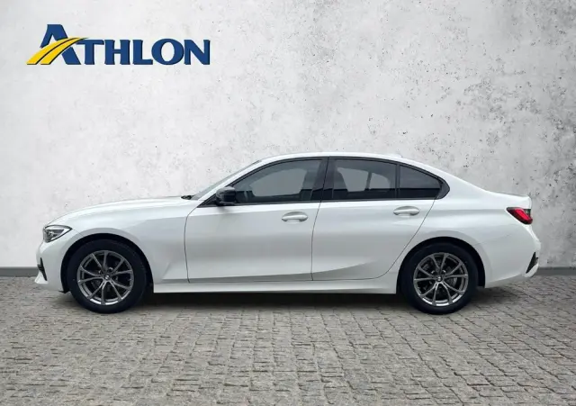 BMW Seria 3 318i Sport Line