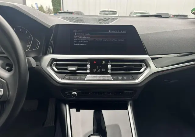 BMW Seria 3 318i Sport Line