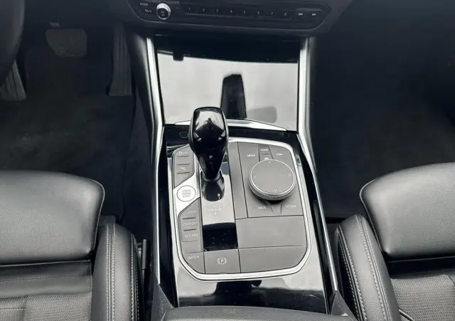 BMW Seria 3 318i Sport Line