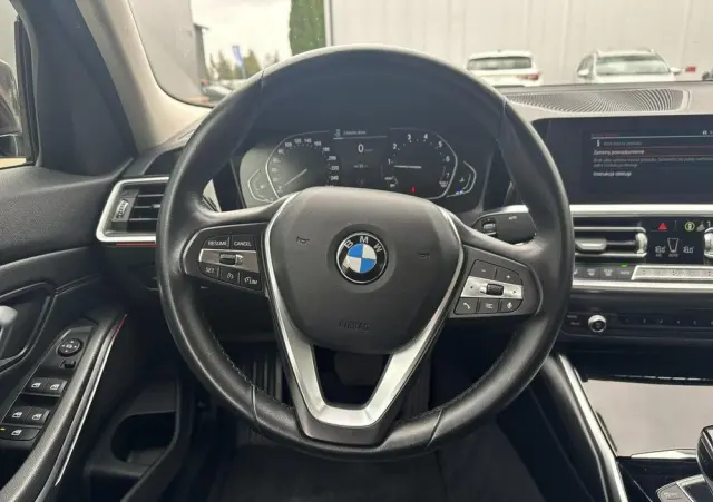 BMW Seria 3 318i Sport Line