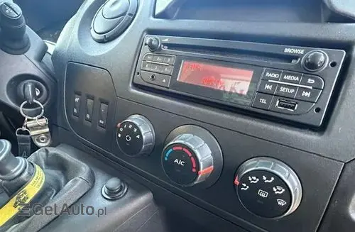 NISSAN Nt 400 