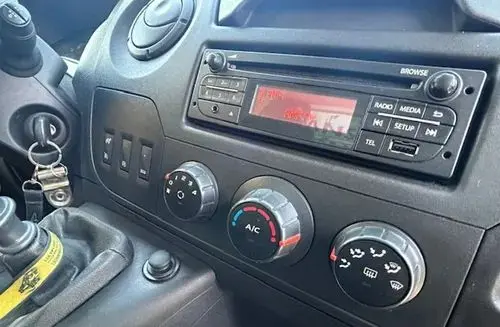 NISSAN Nt 400 