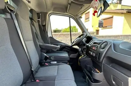 NISSAN Nt 400 