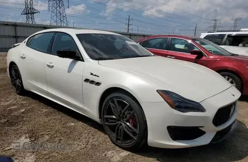 MASERATI Quattroporte 