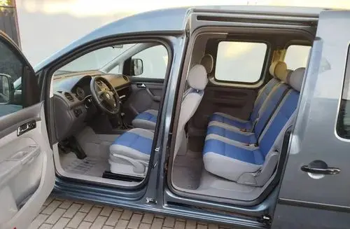 VOLKSWAGEN Caddy 