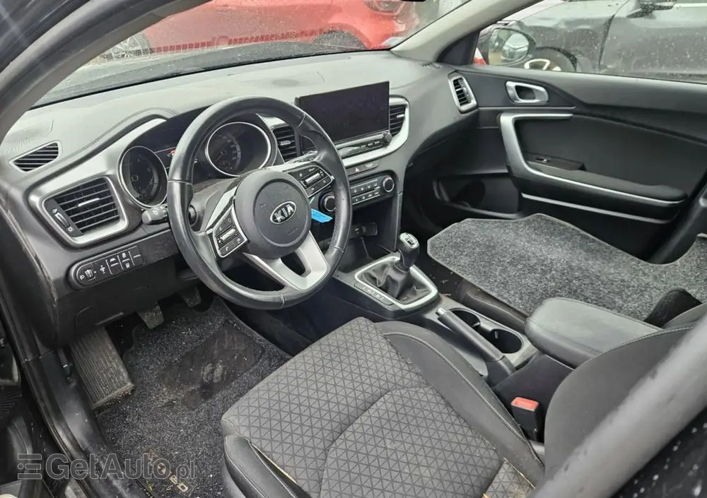 KIA XCeed 1.6 CRDi PLATINUM EDITION
