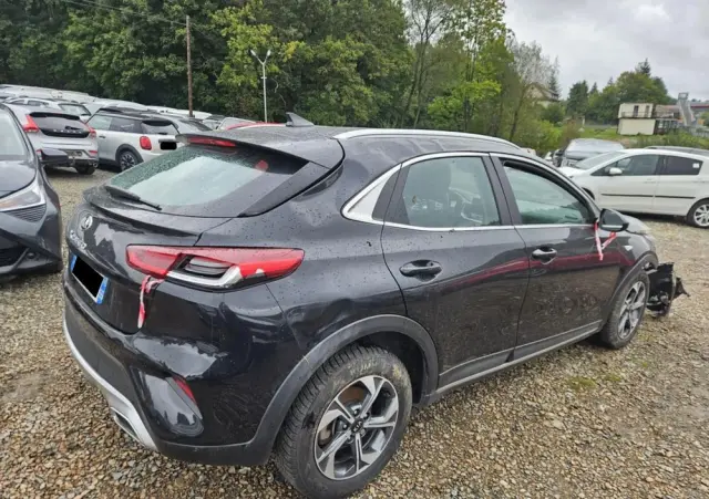 KIA XCeed 1.6 CRDi PLATINUM EDITION