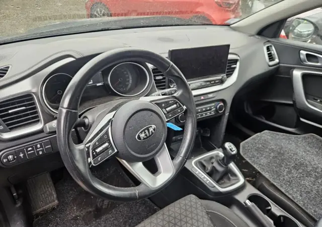KIA XCeed 1.6 CRDi PLATINUM EDITION