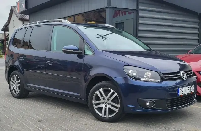 VOLKSWAGEN Touran 